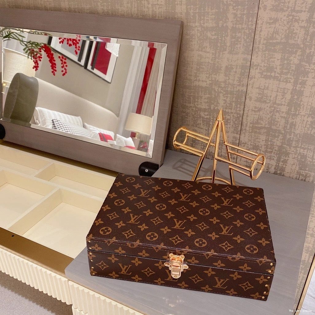 LV BOX CUSTOM ACCESSORIES 0809